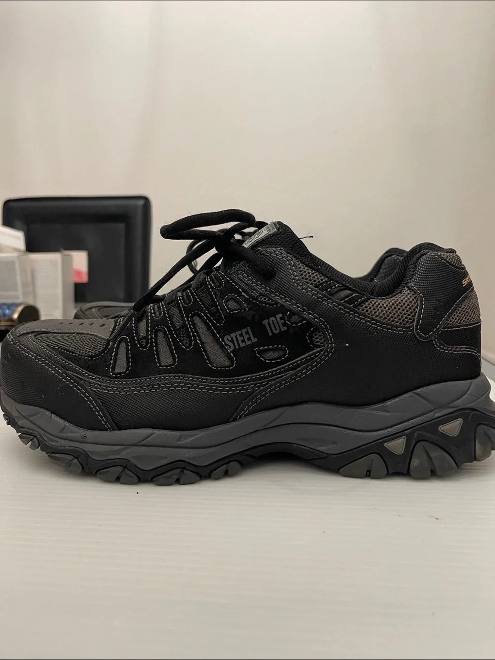 SKECHERS WORK RELAXED FIT CANKTON STEEL TOE ATHLETIC WORK SHOES MENS SIZE 9